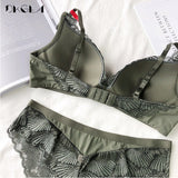 New Fashion Lingerie Thin Cotton Bra Panties Set Lace Brassiere Wire Free Bra Set Deep V Sexy Underwear Set Women Embroider Bras